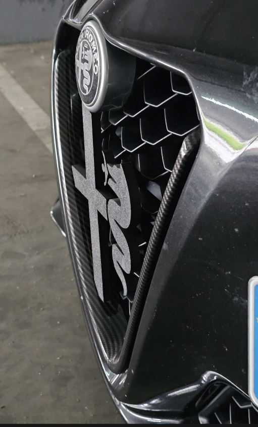 Logo Griglia Frontale (Front Grille Logo) Alfa Romeo Giulia/Stelvio