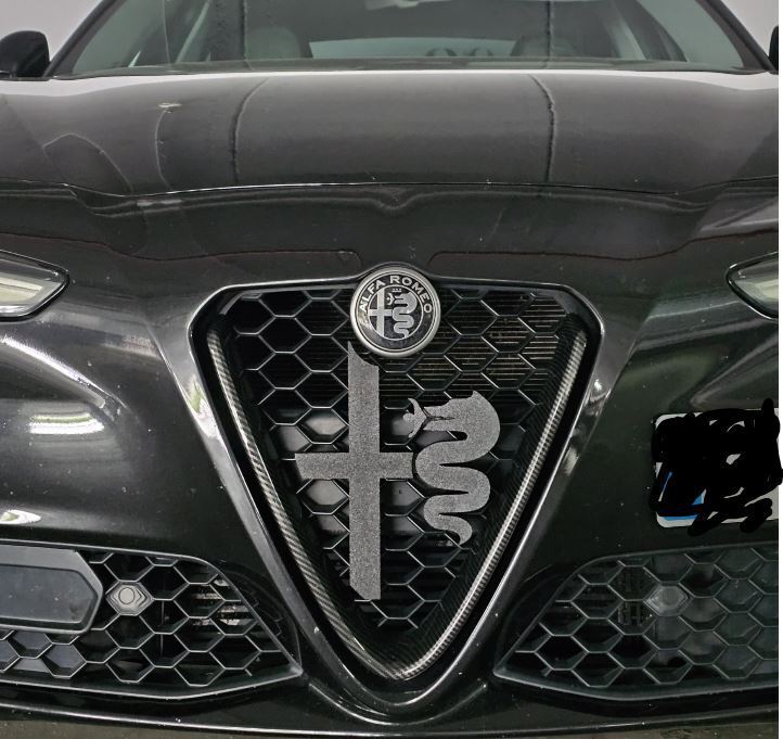 Logo Griglia Frontale (Front Grille Logo) Alfa Romeo Giulia/Stelvio